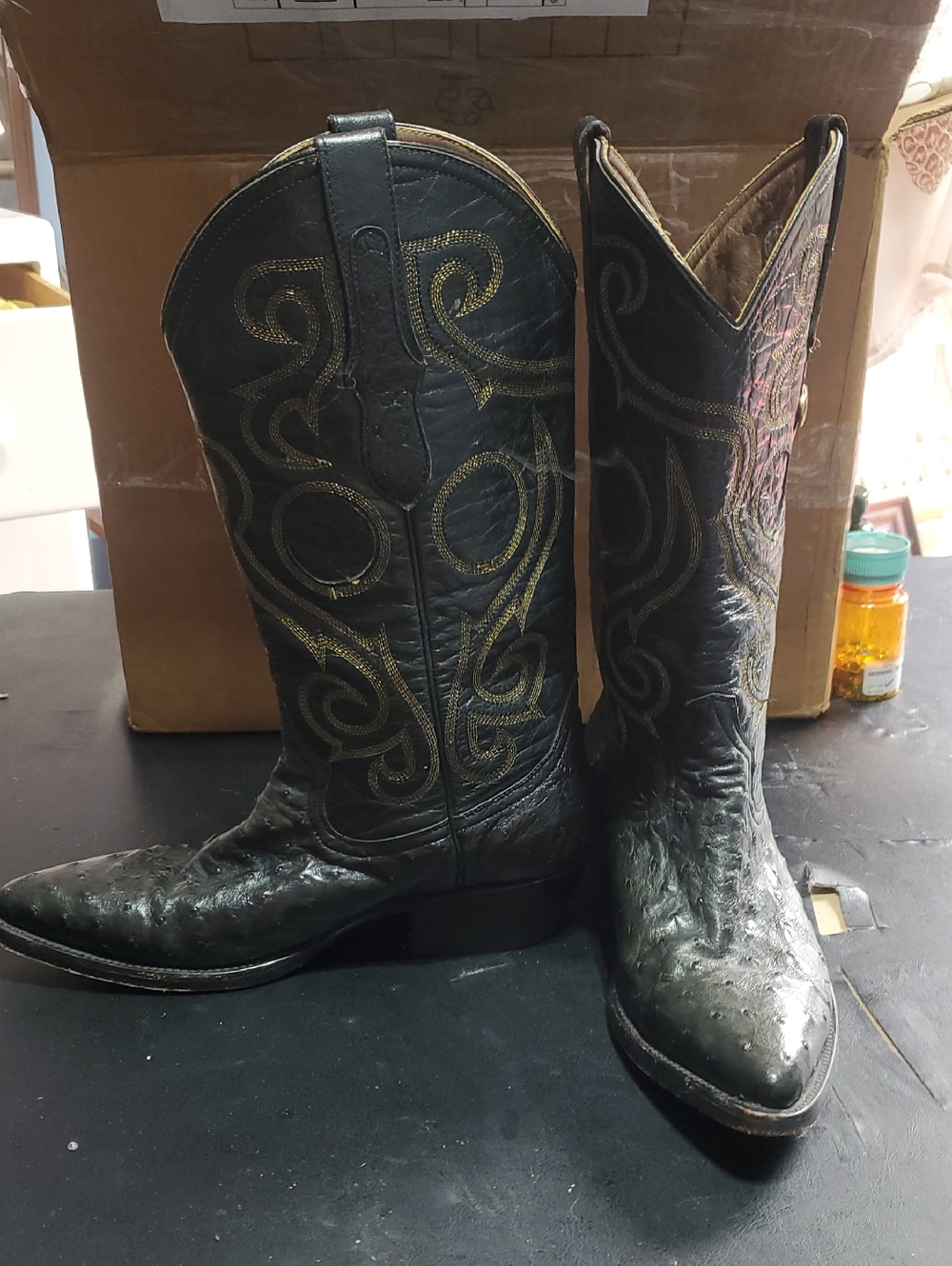 Women's Black Embroidered Western Cowboy Boots, Gently Used.